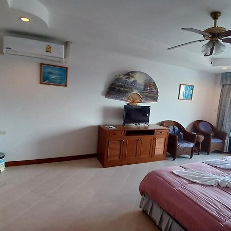 Aksarai Hotel Patong Kültér fotó