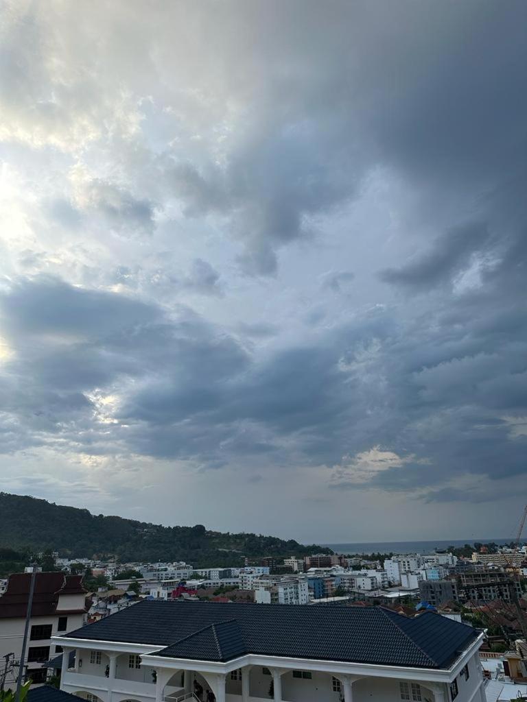 Aksarai Hotel Patong Kültér fotó