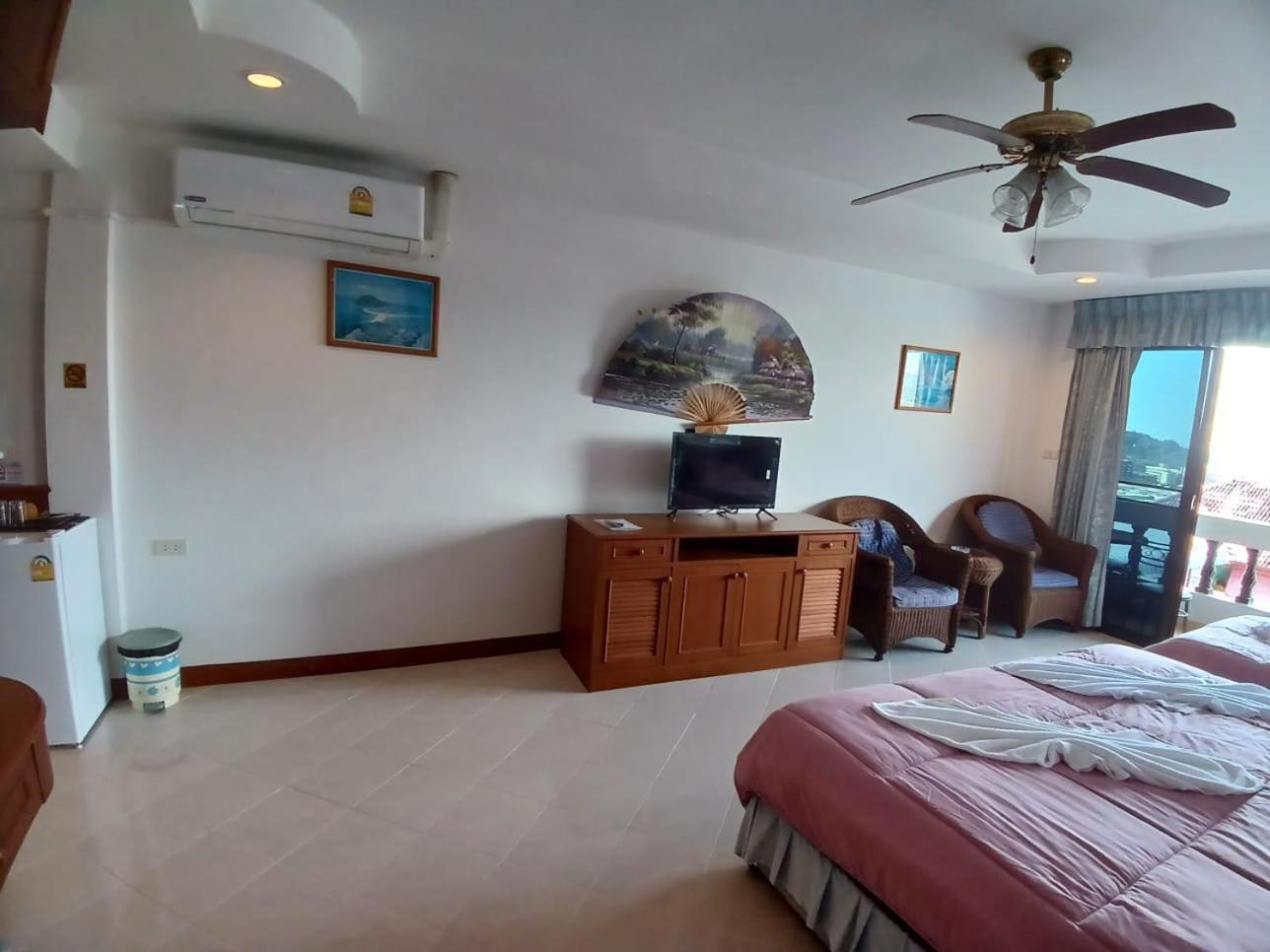Aksarai Hotel Patong Kültér fotó