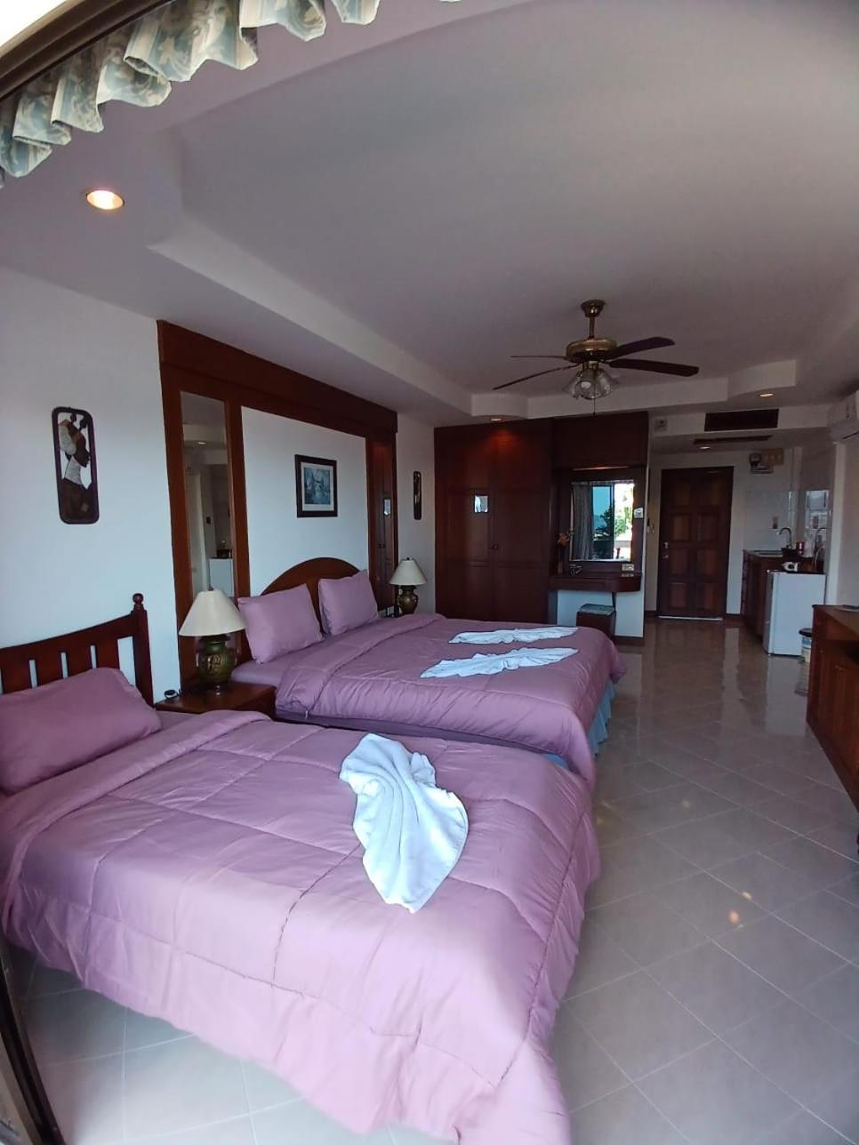 Aksarai Hotel Patong Kültér fotó