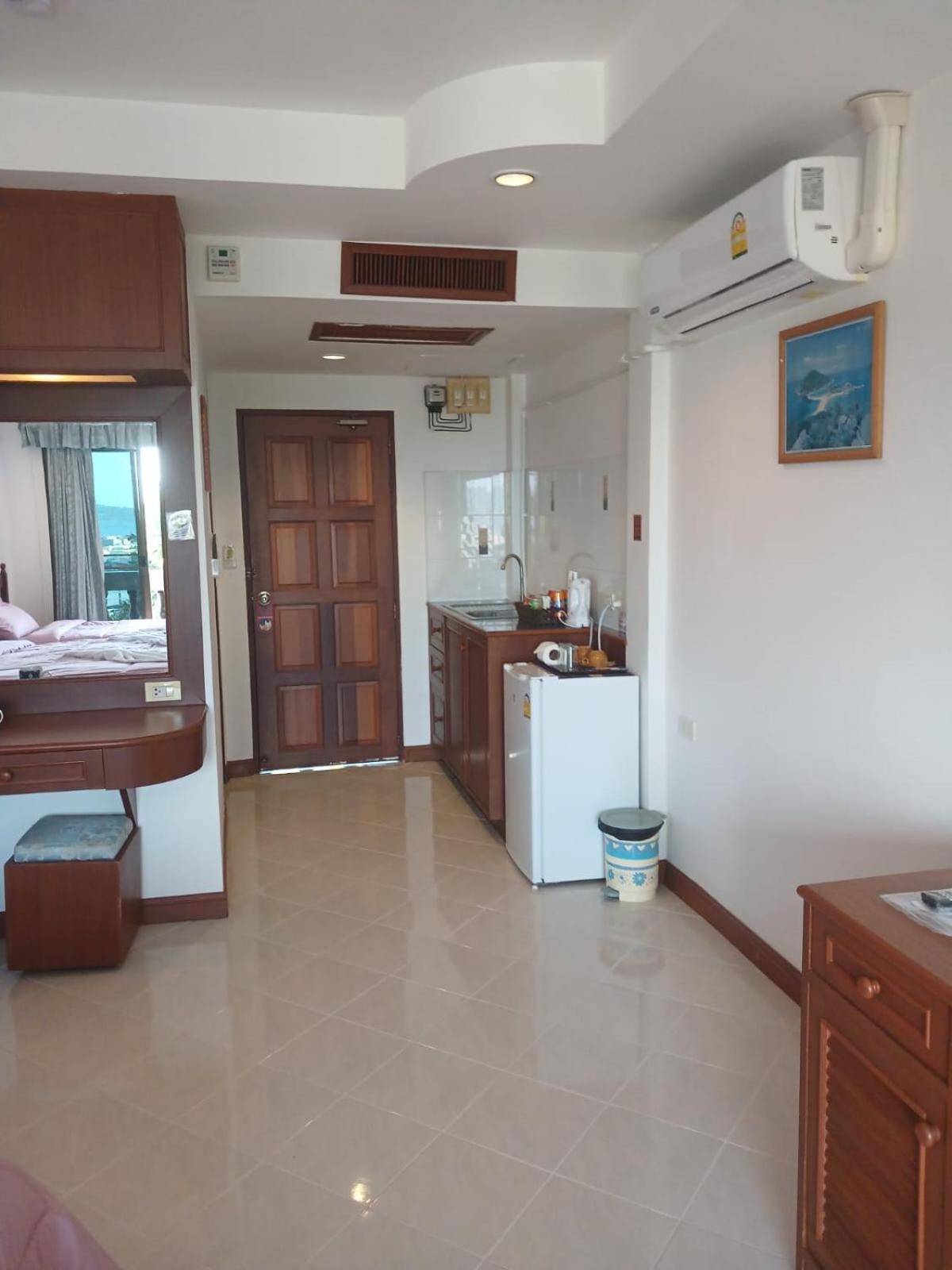 Aksarai Hotel Patong Kültér fotó