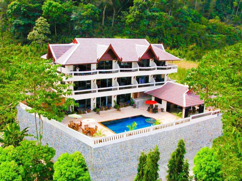 Aksarai Hotel Patong Kültér fotó