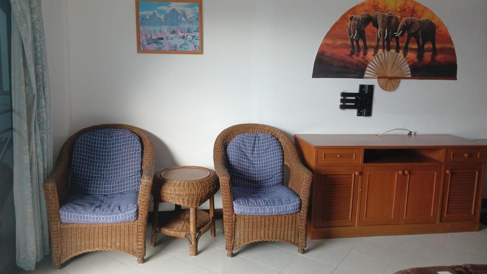Aksarai Hotel Patong Kültér fotó